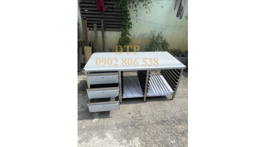 BÀN THAO TÁC CÓ 6 HỌC KÉO VÀ KỆ RACK